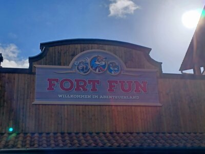 Tag der Herzen - ein wunderschöner Tag im Juni trotz Aprilwetter in Fort Fun (Bild vergrößern)