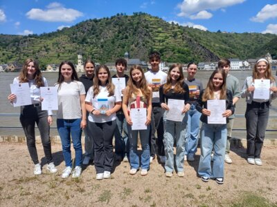 Gruppenfoto aller Preisträgerinnen und Preisträger