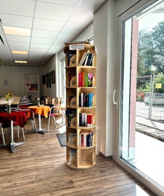 Bücherkreisel im Mehrgenerationenhaus  Nimm ein Buch -  bring ein Buch