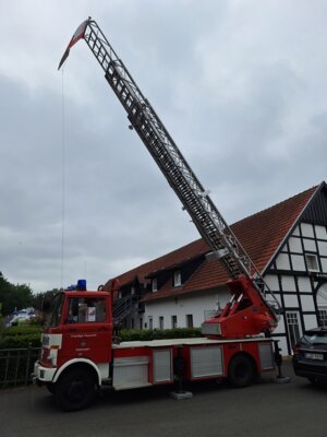 Fahrzeugausstellung und Infostand auf dem Salz und Ölmarkt