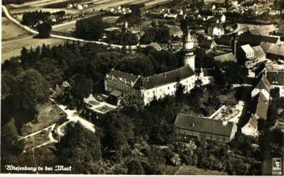 Schloss mit Remise ca. 1937 (Bild vergrößern)