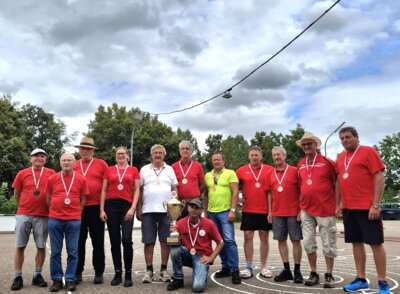 Spannender Wettkampf und strahlende Sieger: Die Ernsgadener Dorfmeisterschaft im Stocksport 2024