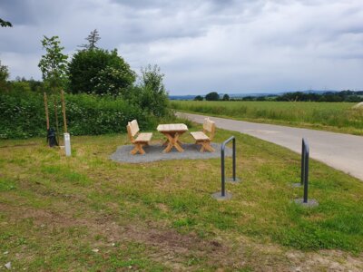Neue Sitzgelegenheit am Triftweg (Bild vergrößern)