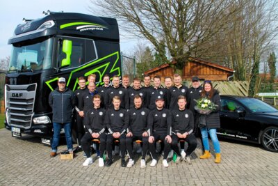 Neue Trainingsanzüge für unsere erste Herren