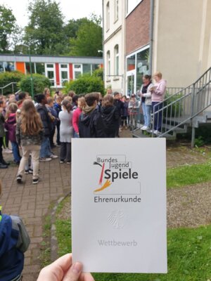 Übergabe der Ehrenurkunden am TS