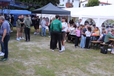 Meldung: Gut besuchtes Sonnwendfest am Sportplatz