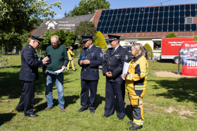 Foto zur Meldung: Gerätehaus in Groß Buchholz feierlich übergeben