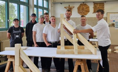 Zwischen- und Abschlussprüfungen im Zimmererhandwerk (Bild vergrößern)