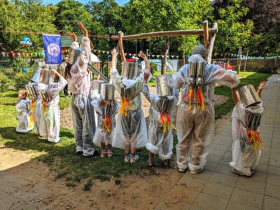 Meldung: Astronauten im Kindernotdienst