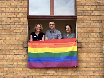 Foto zur Meldung: Anlässlich Christopher Street Day: Regenbogenflagge weht wieder