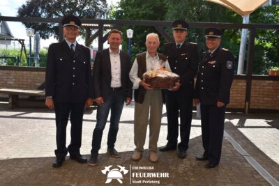 Foto zur Meldung: Unser ältester Kamerad wurde 90 Jahre jung!