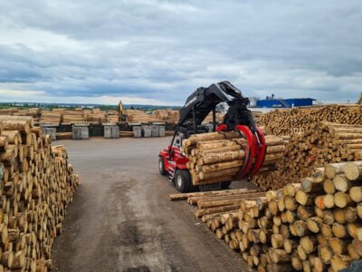 Meldung: Team für Wirtschaftsförderung erhält Einblicke in Philosophie und Alltag der Firma MERCER Timber Products GmbH