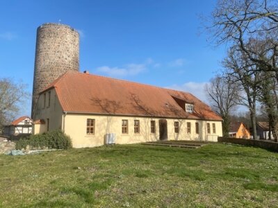 Haupthaus der Burganlage im Frühjahr 2024 (Bild vergrößern)