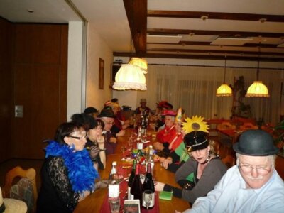 Weiberfasnet Gesang 2011 (Bild vergrößern)