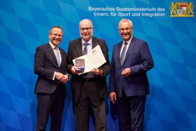 Ehrung für Hartmut Butschkau (Bild vergr&ouml;&szlig;ern)