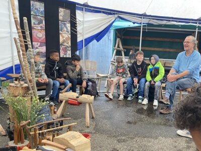 Meldung: Naturparkmodul „Grünholzmobil“: Dritte Klassen gestalten eigene Holzprojekte