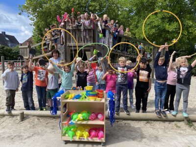 Neue Spielgeräte für die Pausen