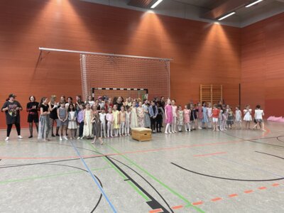 Tanz Auftritt 2024 (Bild vergr&ouml;&szlig;ern)