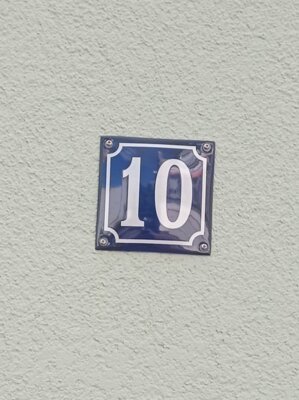 Hausnummer 10 (Bild vergrößern)
