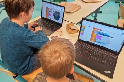 Schüler der Calliope-AG programmieren eigenen Malfolgentrainer (Bild vergrößern)