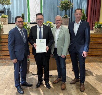 Foto zur Meldung: Verabschiedung von Bürgermeister Christian Henkel und Amtseinführung von Christopher Gärtner