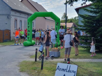 Start Naturlauf 2024, Foto: Dorfclub Görsdorf e.V. (Bild vergrößern)