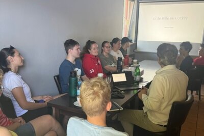 Foto zur Meldung: 1. Hilfe-Kurs Hockey und Co-Trainerfortbildung