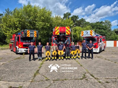 Foto zur Meldung: Drehleitermaschinisten werden über die Kreisfeuerwehrschule ausgebildet
