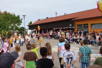 Schulhocketse (Bild vergrößern)
