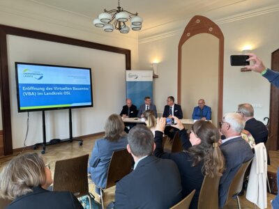 Foto zur Meldung: Calau: Minister Genilke gibt Startschuss für virtuelles Bauamt