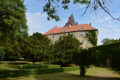 Foto: Rolandstadt Perleberg | Blick auf die Plattenburg und den Burggarten