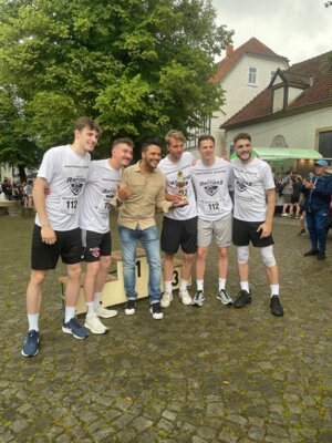 Basketball Raptors Staffel: 27. Abendlauf in Bad Essen: Trotz Regens wird gelaufen und gewonnen