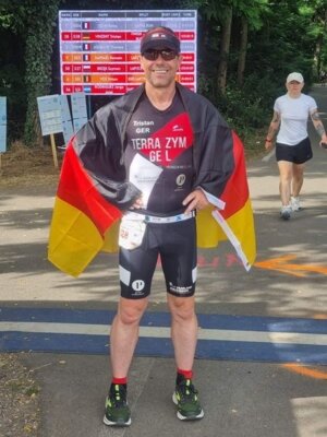 Foto zur Meldung: Mandelbachtaler Tristan Vinzent wurde Weltmeister in seiner Altersklasse im Fünffach-Ironman non-stop