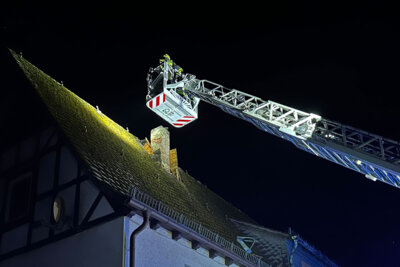 Gemeldeter Dachstuhlbrand nach Blitzeinschlag (Bild vergrößern)