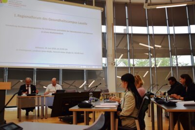 1. Regionalforum des Gesundheitscampus Lausitz Vorstellung des Stipendienprogramms für Schülerinnen und Schüler der Sekundarstufe II mit Interesse an einem Medizinstudium (Bild vergrößern)