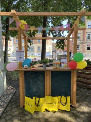 Meldung: Hausflohmarkt der Suchtberatungs- und -behandlungsstelle "Löwenzahn"