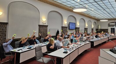 Abstimmung im neuen Kreistag Dahme-Spreewald. Foto: Dörthe Ziemer (Bild vergrößern)