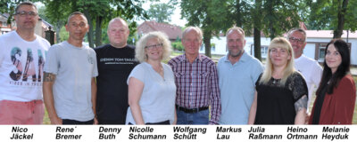 Bürgermeister Markus Lau mit den Gemeindevertretern von Groß Laasch