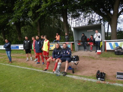 Gute Stimmung auf und neben dem Platz beim FC Seenland Warin, wie hier beim letzten Saisonspiel der vergangenen Spielzeit, auch ein Symbol für die neue Saison. (Bild vergrößern)