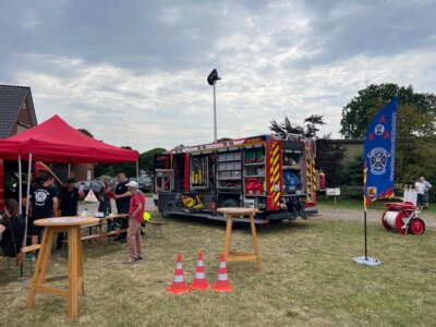 Foto zur Meldung: Heidelbeerfest in Schnakenbek Foto zur Meldung: Heidelbeerfest in Schnakenbek