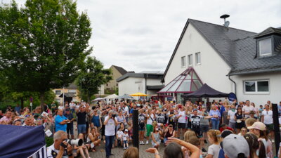 VOR-TOUR der Hoffnung vor der Simmerbachhalle