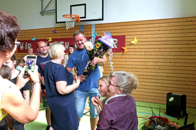 Emotionale Verabschiedung in den Ruhestand - 42 Jahre Lehrerin mit Leib und Seele