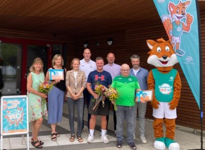 Erinnerungsfoto mit dem Maskottchen der Aktion. Foto: LSB MV
