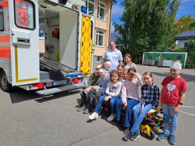 Meldung: Projekttage - Schulsoziarbeiterin Petra Ernst organisiert wieder die Quali zum/zur Juniorhelfer/in
