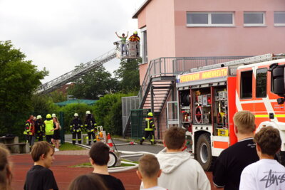 Große Feuerwehrübung (Bild vergrößern)