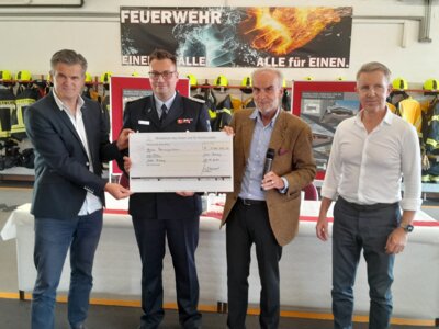 Foto zur Meldung: Staatssekretär Dr. Markus Grünewald übergibt Zuwendungsbescheid in Höhe von einer Million Euro für den Bau der neuen Perleberger Feuerwache