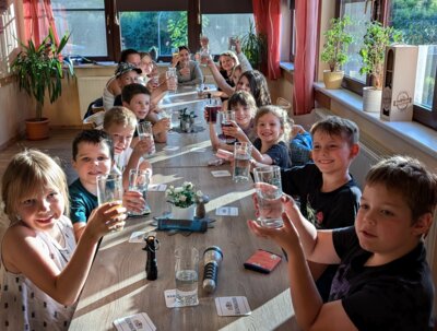Ein Prost auf die Gemütlichkeit und das Zusammensein! (Bild vergrößern)