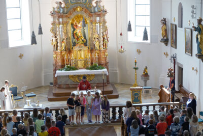 Foto zur Meldung: Schulschlussgottesdienst der Grundschule und der Vorschulkinder Prackenbach am 25. Juli 2024 in der Pfarrkirche St. Georg Prackenbach