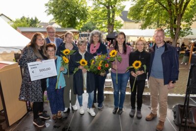 Foto Edgar Nemschok auf https://www.neuenhagen-bei-berlin.de/startseite-de/aktuelles/2024/juli-2024/foodsharer-bekommen-preis-des-neuenhagener-echos/ (Bild vergrößern)