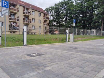 Foto zur Meldung: Die erste öffentliche Ladesäule in Laage wurde fertiggestellt!